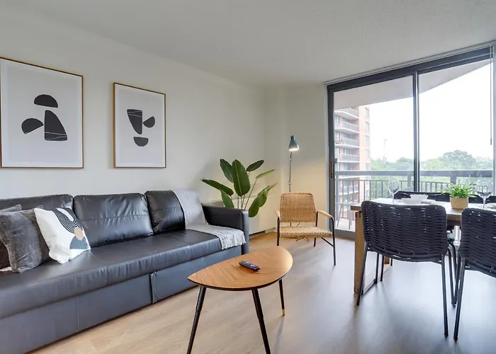 Modern & Charming Apt With Rooftop @Pentagon City